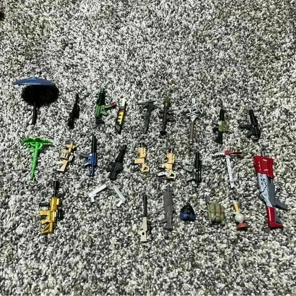 Fortnite Weapon Accessory Backpack Pickaxe Guns Accessories Lot Of 26 Pieces - Picture 1 of 5